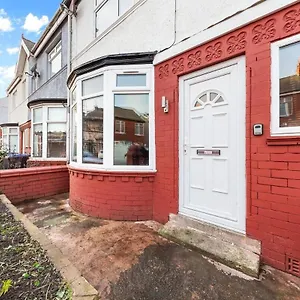 https://luxury-by-the-sea-beautiful-3-bedroom-house-with-fast.hotelsin-chester.com